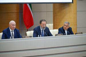 Минниханов представил Кабмину нового главного федерального инспектора по РТ