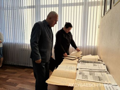 В Совете Аксубаевского района прошла выставка о дорожной отрасли