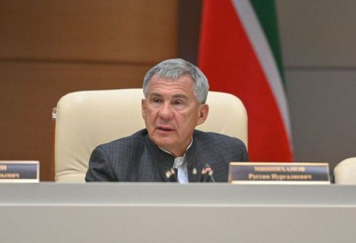 Раис Татарстана Рустам Минниханов призвал татарстанцев прийти на выборы в Госдуму всей семьей