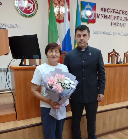 Аксубаевский ветеран физкультурно-спортивного движения удостоилась награды главы района