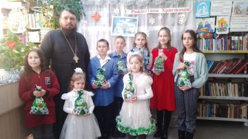 Свет Рождественской звезды «осветил» сельскую библиотеку