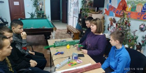 Иске Ильдеряк мәдәният учреждениесе белгечләре мәктәп белән тыгыз бердәмлектә эшлиләр