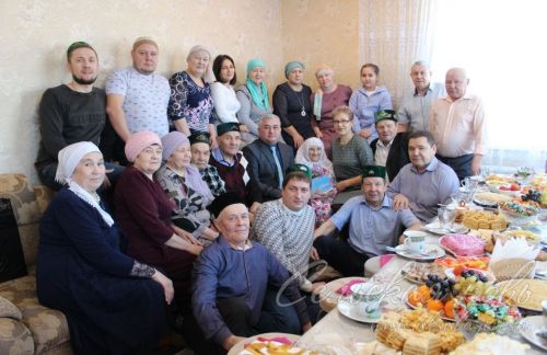 Юбиляр молится о мире во всем мире