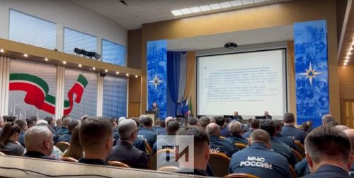 Рустам Минниханов поручил в ускоренном режиме подготовить убежища и системы оповещения