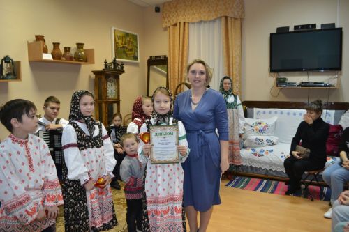 Выставка вышивок открыла Год национальных культур и традиций