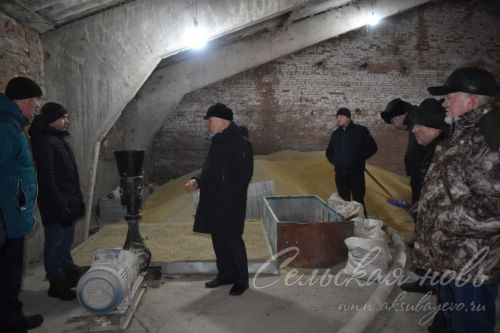 Своим трудом помогают сохранять деревни