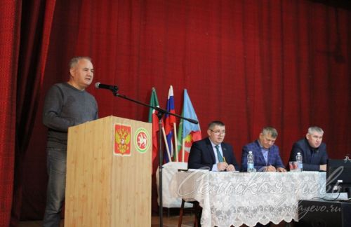 В музее Газиза Кашапова вяжут носки для мобилизованных