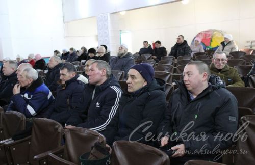 В музее Газиза Кашапова вяжут носки для мобилизованных