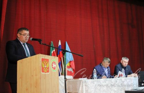 В музее Газиза Кашапова вяжут носки для мобилизованных