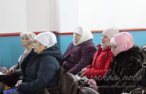 В музее Газиза Кашапова вяжут носки для мобилизованных