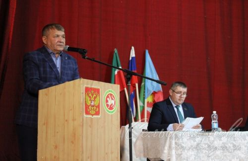 В музее Газиза Кашапова вяжут носки для мобилизованных