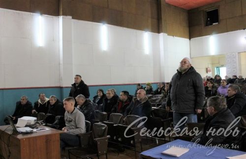 В музее Газиза Кашапова вяжут носки для мобилизованных