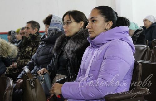 В музее Газиза Кашапова вяжут носки для мобилизованных