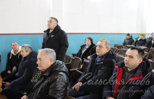 В музее Газиза Кашапова вяжут носки для мобилизованных