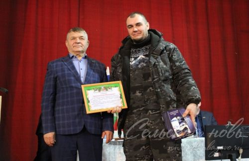В музее Газиза Кашапова вяжут носки для мобилизованных
