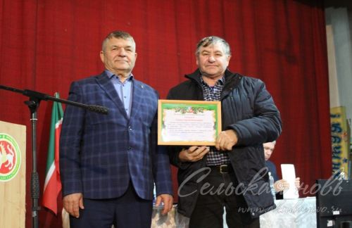 В музее Газиза Кашапова вяжут носки для мобилизованных