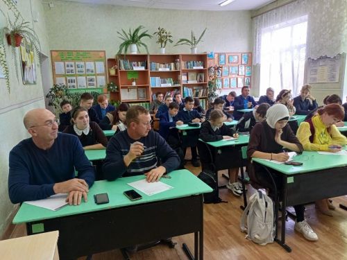 Сельская школа приняла участие в акции «Татарча диктант»
