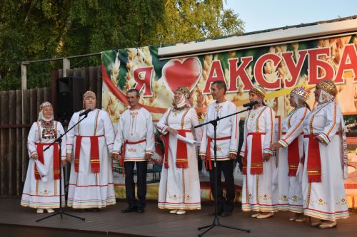 «Пилеш»: рябиновые гроздья на сельской сцене