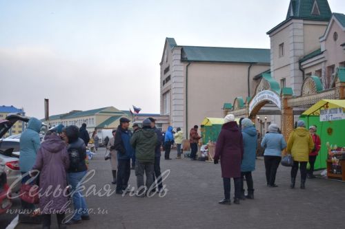 Аксубаевцы пополнили зимние запасы на сельхозярмарке