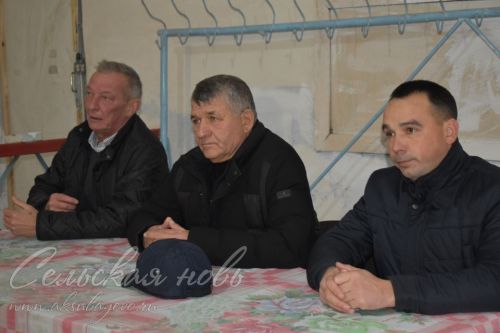 В Аксубаевском районе полевая техника поставлена на зимовку, в мастерских идет ремонт