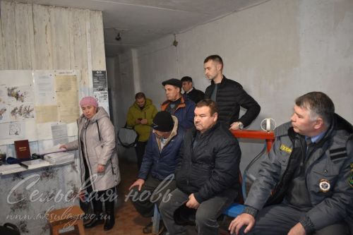 В Аксубаевском районе полевая техника поставлена на зимовку, в мастерских идет ремонт