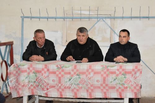 В Аксубаевском районе полевая техника поставлена на зимовку, в мастерских идет ремонт