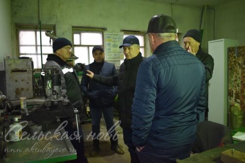 В Аксубаевском районе полевая техника поставлена на зимовку, в мастерских идет ремонт