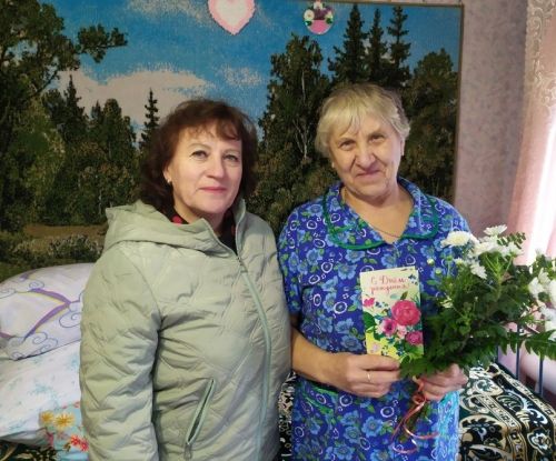 Есть у сельской школы добрая традиция