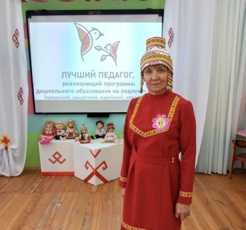 Воспитатель детского сада района удостоилась звания лауреата республиканского конкурса