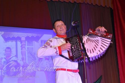 Эх, развернись, лихая гармонь