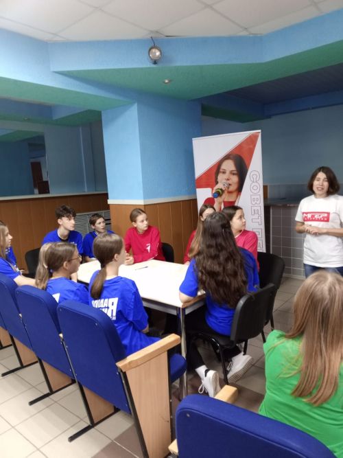 В Молодежном центре района прошла квиз-игра с активистами молодежных организаций района