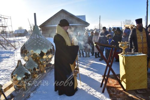 Аксубай районында төзелеп килүче бинаның гөмбәзен һәм тәреләрен изгеләндерделәр