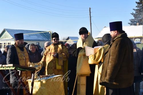 Аксубай районында төзелеп килүче бинаның гөмбәзен һәм тәреләрен изгеләндерделәр