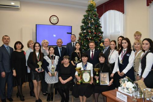 В столице Татарстана наградили победителей и призеров олимпиады по защите прав потребителей