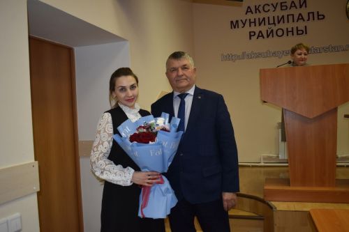 Главу поселения в Аксубаевском районе поздравили с днем рождения на сессии райсовета