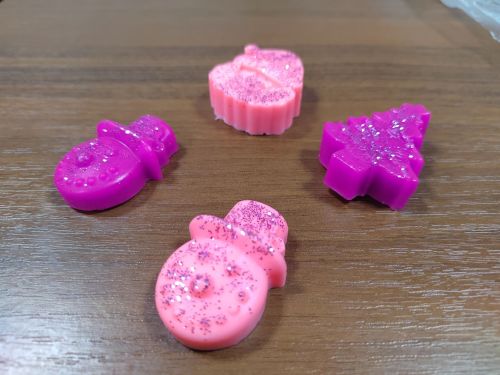 Пациенты социального центра «Нежность» изготовили подарки к Новому году