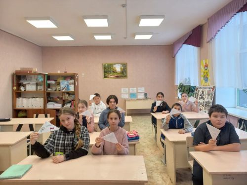 В сельской школе прошла акция «Солдатка хат»-«Письмо солдату»