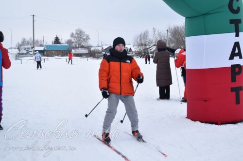 В Аксубаевском районе на «Лыжню России» встали более 1300 любителей спорта