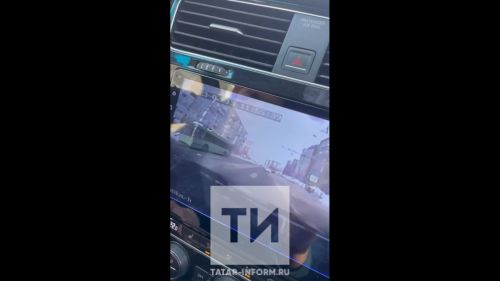 В столице Татарстана водитель иномарки сбил на зебре двух 15-летних школьниц