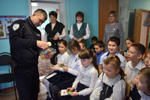 Школьникам напомнили правила, которые нужно знать и соблюдать