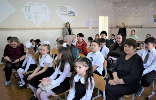 Аксубай мәктәбендә Рус теле көнен билгеләп үттеләр