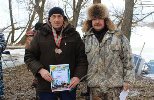 Аксубаевские рыбаки закрыли зимний сезон соревнованиями