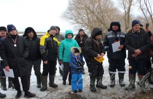 Аксубаевские рыбаки закрыли зимний сезон соревнованиями