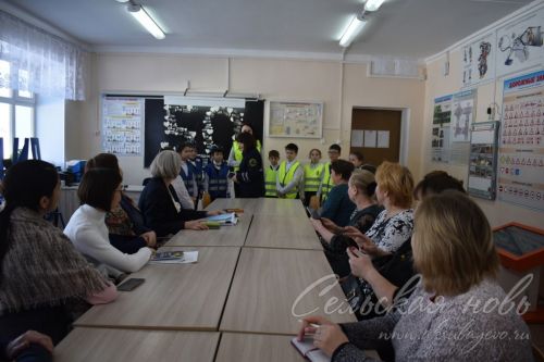 В Аксубаевской школе №2 презентовали высокотехнологичные тренажеры по изучению ПДД