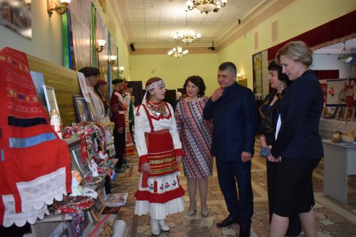 Күргәзмәдә милли мирасны саклап калуны күрсәттеләр