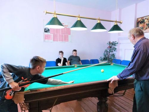 Любители бильярда состязались в мастерстве