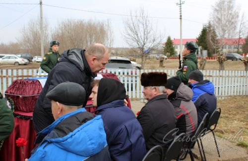 Аксубай районында махсус хәрби операциядә катнашучы Илфат Минсафинны җирләделәр