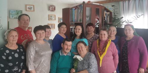 Халыкара хатын-кызлар көнендә алтын туйларын билгеләп үттеләр