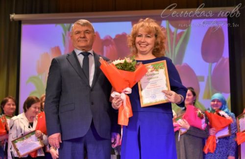 Аксубайда Халыкара хатын-кызлар көне алдыннан Ватанны саклаучыларның әниләрен һәм хатыннарын хөрмәтләделәр