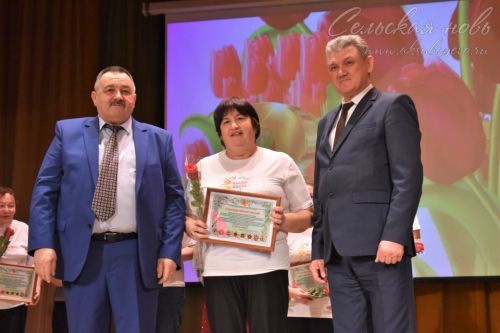 Аксубайда Халыкара хатын-кызлар көне алдыннан Ватанны саклаучыларның әниләрен һәм хатыннарын хөрмәтләделәр